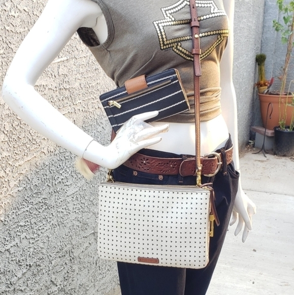 🤩🤩😘🤩 🤩 10 MIN SALE Need an outfit,!!!! All must go - Picture 11 of 16